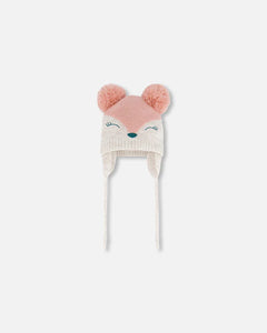 Bonnet en tricot rose pâle avec oreilles et tête de cerf